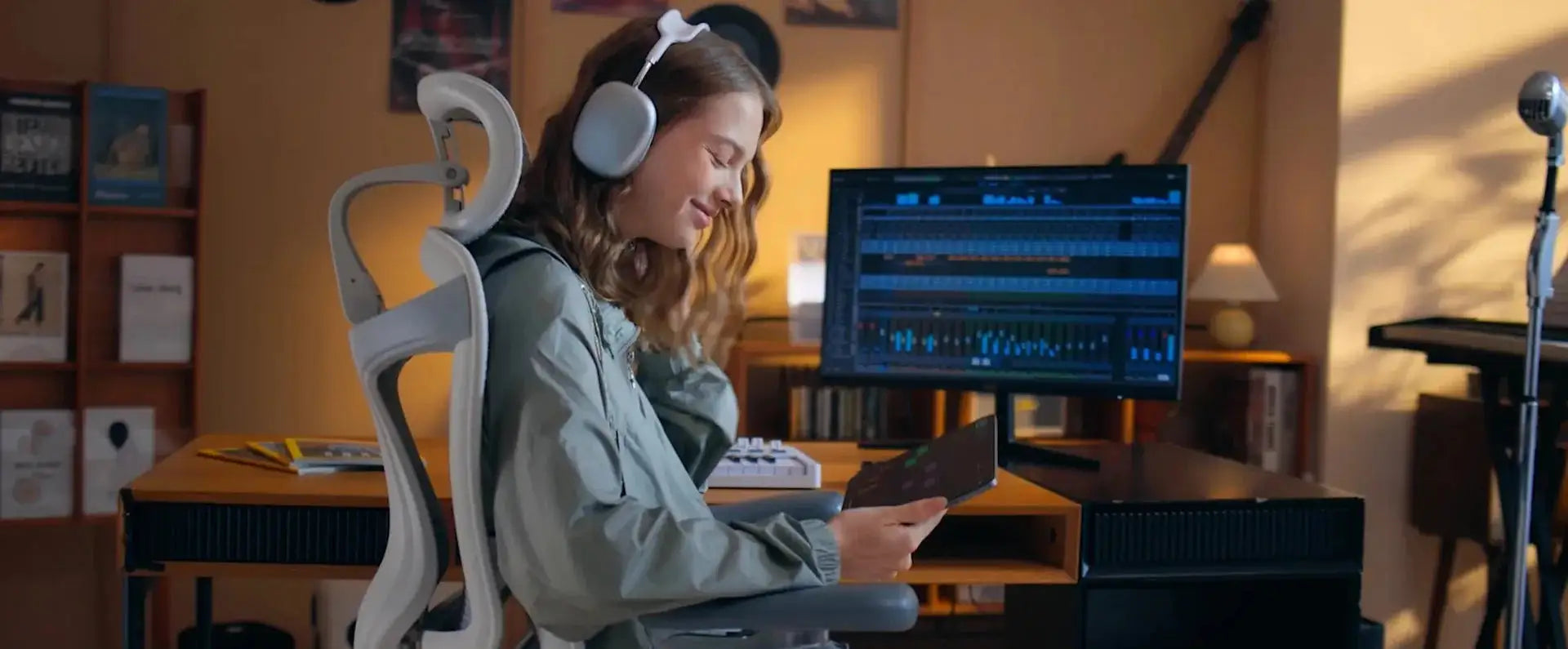 Ergonomic office chair with soft-touch PU padded armrests for elbow comfort.