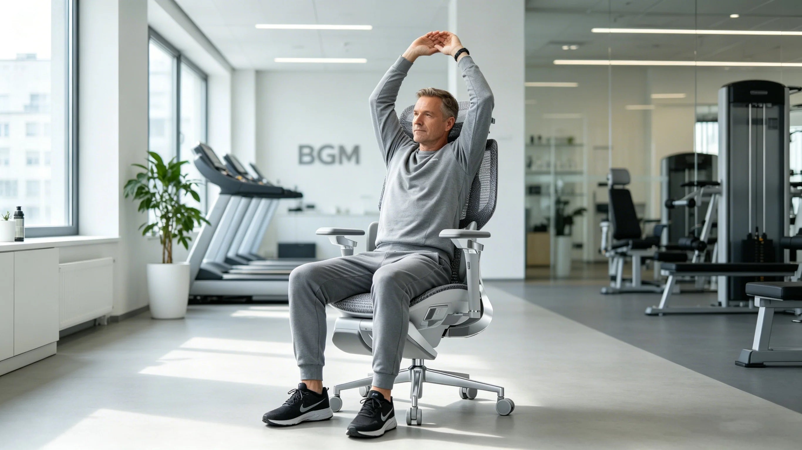 Hochwertiges Design und orthopädisches Design beim ergonomischen Bürostuhl mit Lendenwirbelstütze.