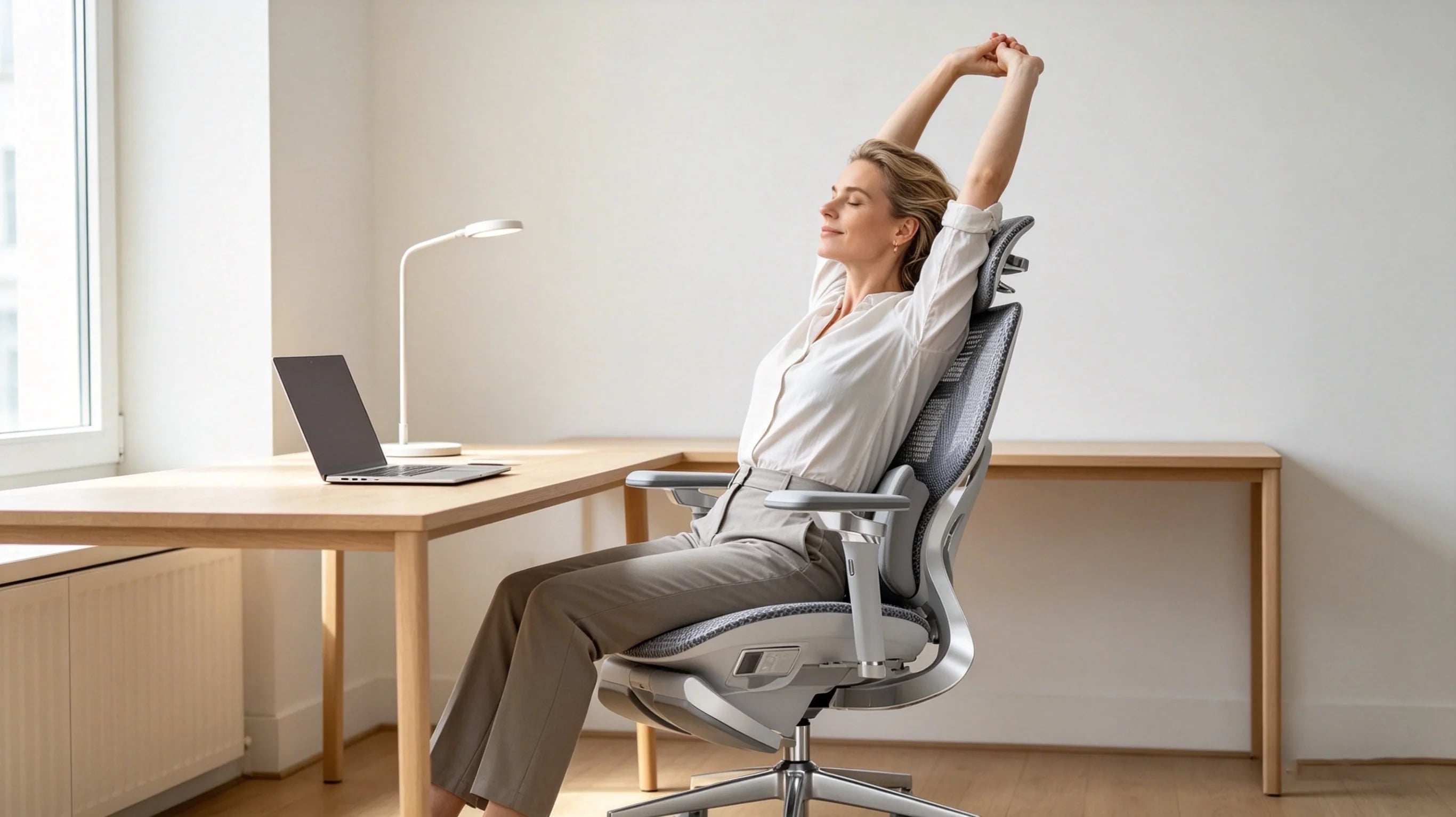 Vielseitigkeit der Robotic Arms beim besten ergonomischen Bürostuhl fürs Home Office.