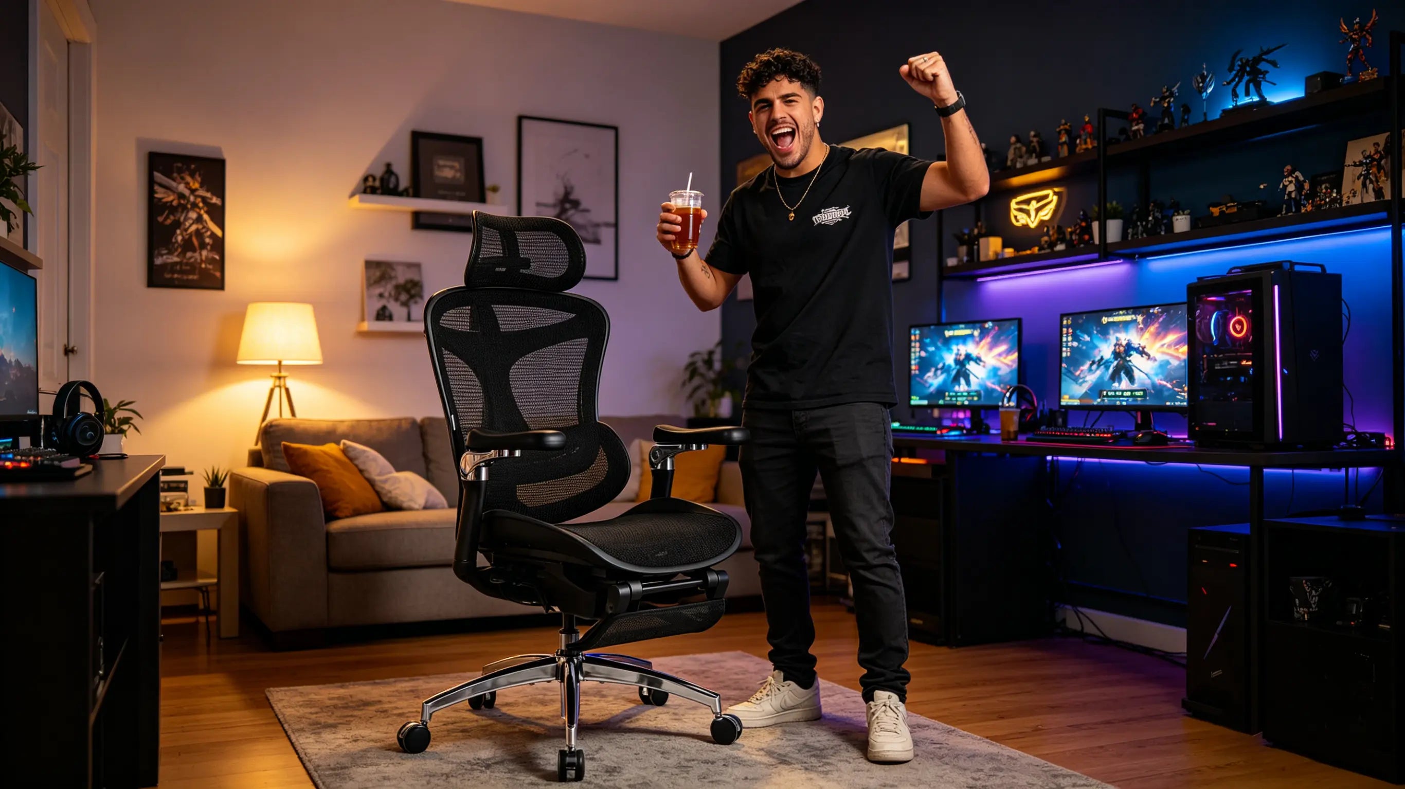 Diego trabajando en sus modelos 3D sentado en su silla gamer ergonomica Ergo Select