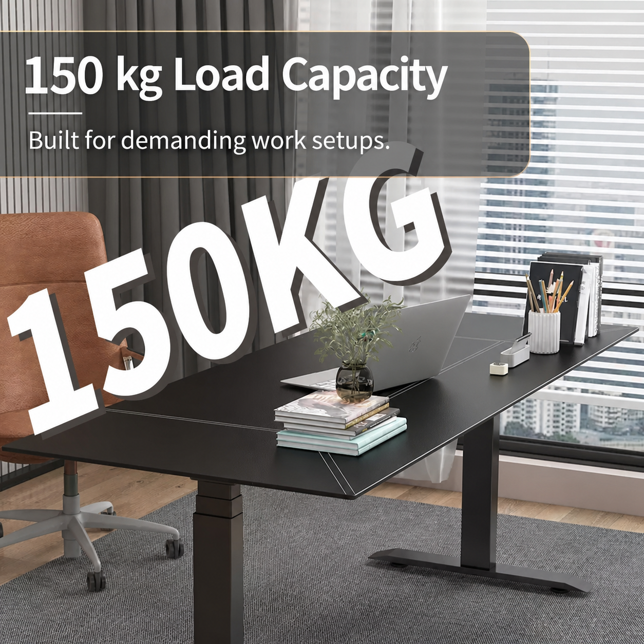 Three-motor standing desk with 150 kg stated load capacity